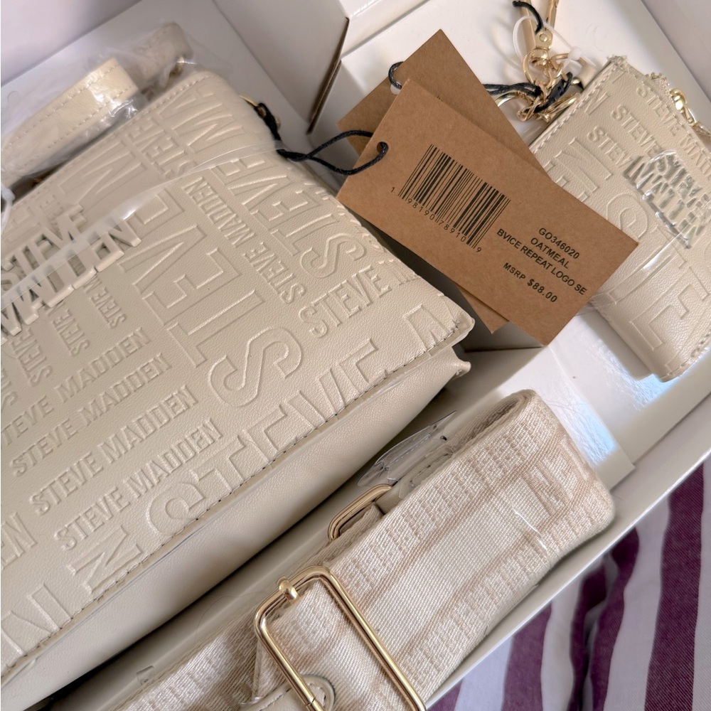 Steve Madden Gift Set - Picture 3 of 3
